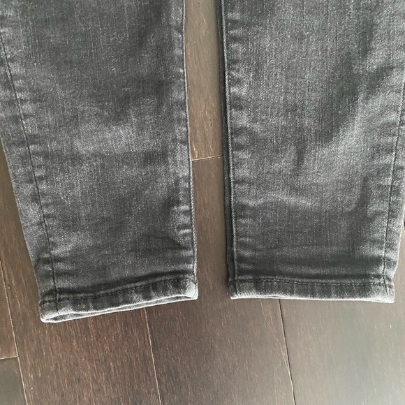 Hi-Rise Jegging - Picture 4 of 6